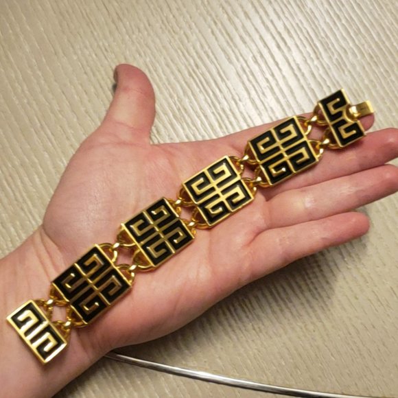 Givenchy Vintage 4G Logo Bracelet 1977 Gold-Plated Collector - Picture 16 of 16